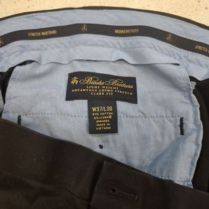 Brooks Brothers lightweight advantage 37/30 Clark